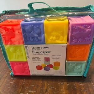 Infantino Squeeze & Stack Colorful 8 piece Baby Block Set 6 months and up